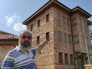 Bu köye gelen misafirler milyonluk konakta ücretsiz kalıyor