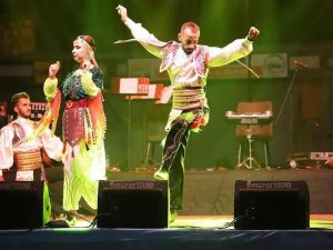 Sınırda bu sefer halay sesleri yankılandı