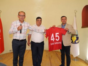 Barış Yarkadaş Bağ Bozumu ve Kurtuluş Şenliklerinin konuğu oldu