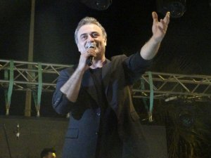 Kutsi Hatay’da halk konseri verdi