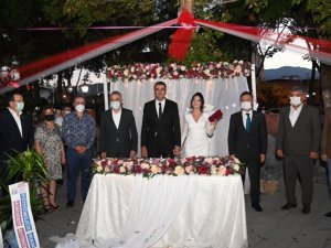 Karpuzlu Belediye Başkanı Dönmez nikah masasına oturdu