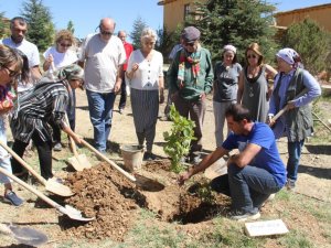 Ferhan Şensoy’un adı Sonsuz Şükran Köyü’nde yaşayacak