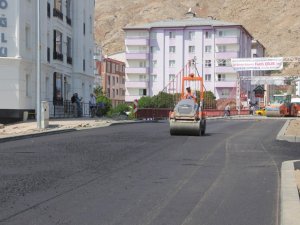 Zara’da yollar tek tek yenileniyor