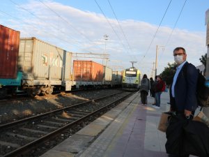 Trenlerde aşı kartı ve PCR testi zorunluluğu başladı