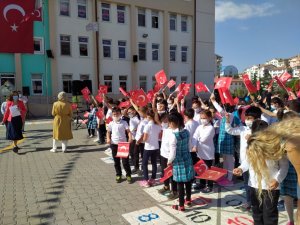Başkentte yüz yüz eğitimde ilk ders zili çaldı