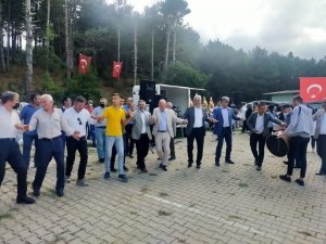 Bilecik Erzurumlular Derneği’nden bin kişiye çağ kebap