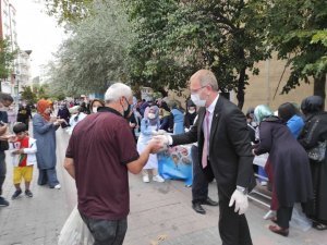 AK Parti’den aşure ikramı