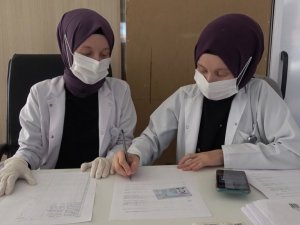 Salgınla mücadelenin fedakâr savaşçıları: İkiz hemşireler