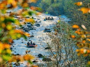 Rafting turistleri ağırlamaya devam ediyor