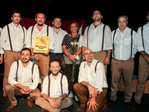 Maltepe Belediye Tiyatrosu Ukrayna’daki tiyatro festivalinde büyük beğeni topladı