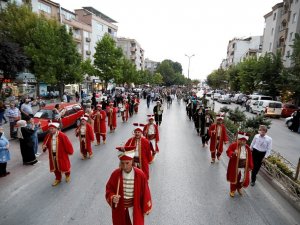 İnegöl’de kurtuluş kutlamalarında Oğuzhan Koç rüzgârı