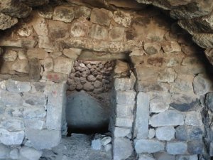 Erciyes’teki gizemli tarihi defineciler talan etti