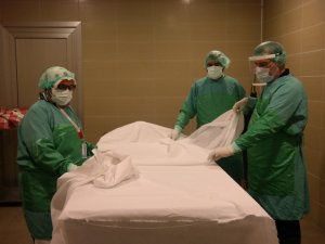 Mesleklerinin maneviyatından güç alan gassallar korona virüs sürecini anlattı