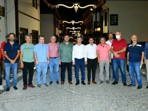 Başkan Çınar, akademisyen ve bilim adamlarını tarihi Yeşilyurt konaklarında misafir etti