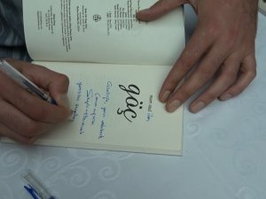 Tatvanlı yazarların imza ve söyleşi programına büyük ilgi