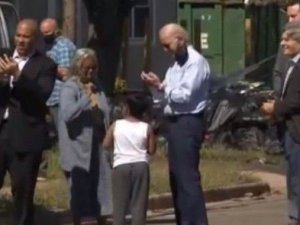 Biden, Ida Kasırgası’ndan etkilenen New Jersey’i ziyaret etti