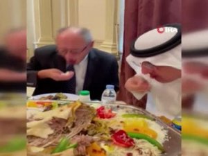 Suudi Arabistan’da vali, Japonya Büyükelçisi Fumio’ya eliyle pilav yemeyi öğretti