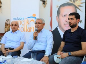 Battalgazi’de gençlerle gönül buluşmaları yoğun ilgi görüyor