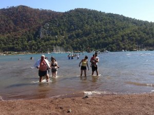 Afet bölgesine yerli turist desteği