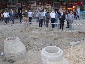 Siirt Valisi Hacıbektaşoğlu kent merkezinde devam eden çalışmaları denetledi