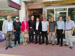 Burhaniye’de aşure hayırları devam ediyor