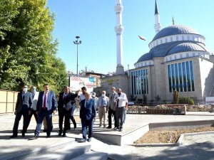 Başkan Gürkan, Kernek Meydanı’ndaki çalışmaları inceledi