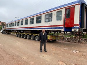 Bin 500 rakımlı yaylada tren vagonları