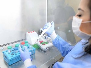 Sağlık Bakanlığı, yakın temaslı kabul edilen ilk ve orta öğretim öğrencilerinin takibi konusunda güncellemeye gitti