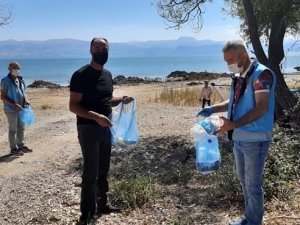 Balıkçılar Eğirdir Gölü çevresinde temizlik yaptı