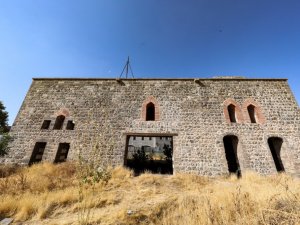 Şehzadeler Konağı ’Sezai Karakoç Kültür Evi’ oluyor