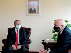 Rektör Tabakoğlu: “Ailemizden birinin Bakanlık görevini üstlenmesi bizi çok mutlu etti”