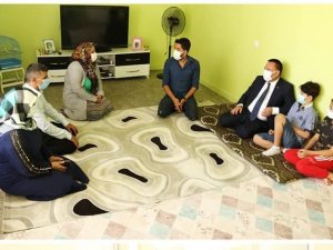 Kırsal mahallede vatandaşlarla, Sakarya Caddesinde esnafla buluştu