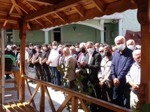Eski belediye başkanı son yolculuğuna uğurlandı