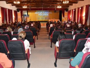 Kars’ta AK kadınlar buluşması