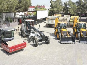 Aydın Büyükşehir Belediyesi araç filosunu yeni iş makineleri ile genişletiyor