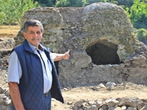 Yüzyılların anılarıyla dolu ata mirasını harabe halde görmeye dayanamayınca mülkünü devretti