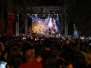 Buca’da Zakkum rüzgârı esti