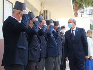 KKTC Cumhurbaşkanı Tatar, İzmir’de Kıbrıs gazileriyle buluştu