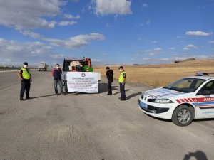 Sincan’da okul servislerine 400 adet dezenfektan dağıtıldı
