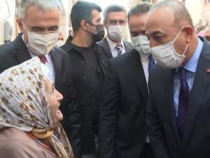 Bakan Çavuşoğlu: “Bu bayrak altında hepimiz beraberiz”