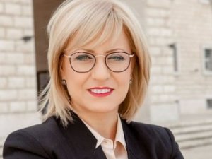 Arnavutluk’ta yeni Meclis Başkanı Lindita Nikolla oldu