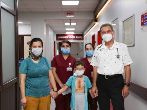 Minik kalpteki delik, Cerrahi’de tedavi edildi