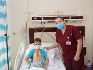 Minik kalpteki delik, Cerrahi’de tedavi edildi