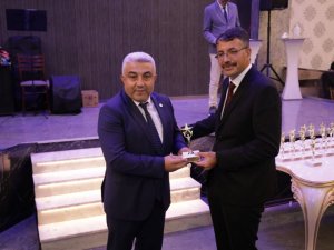 Fatih Çalışkan’a “En Başarılı Belediye Başkanı” ödülü