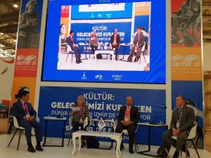 Başkan Aras’ın konuşması İzmir Kültür Zirvesi’ne damga vurdu