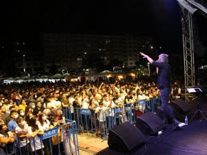 Elazığlılar Salçalı Köfte Festivalinde Zafer Döner’le coştu