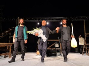 "Şahdamarım" oyunu Çankaya’da sanatseverlerle buluştu