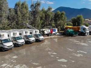 İZBETON’dan makine parkına dev yatırım