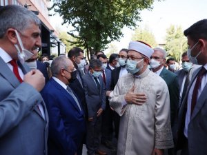 Diyanet İşleri Başkanı Erbaş, Diyarbakır’da TDV kitabevinin açılışını yaptı