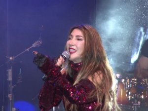 Ümraniye’de Yaz Festivali, Hande Yener ve Demet Akalın konserleri ile son buldu